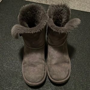 Uggs girls size 6